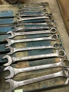 lot 61 image: 12 PIECE WRENCH SET