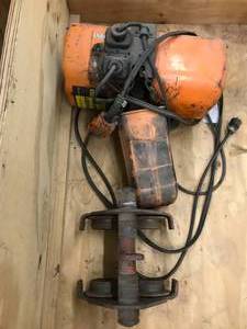 lot 62 image: MIDWEST CRANE HOIST
