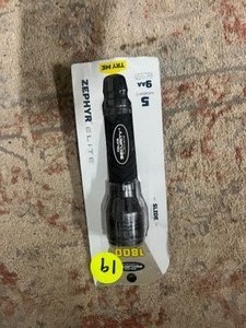 lot 19 image: Police Security - 1800 Lumen Flashlight