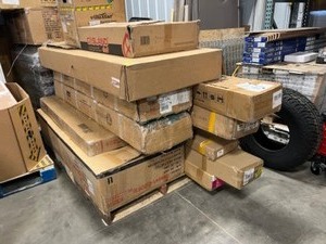 lot 41 image: Pallet Sale 4x8 random assortment of large Items