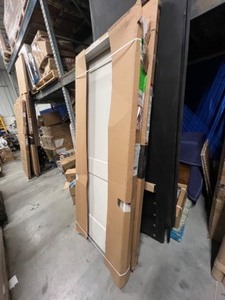 lot 81 image: 30 x 80 interior door - Shaker style