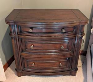 lot 8B image: Hooker Three Drawer Nightstand