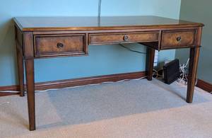 lot 26 image: Inlaid Wood Writing Desk by Hooker