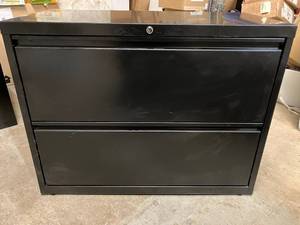 lot 33 image: Two Drawer Lateral File Cabinet