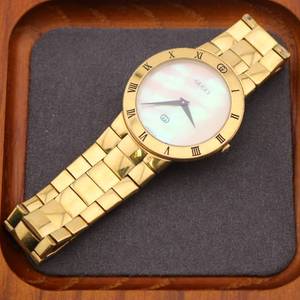 lot 46 image: Ladies Gucci Wristwatch 3300M Mother of Pearl Dial Quartz RUNS