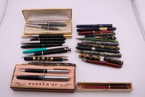 lot 63 image: Vintage Pens Large Lot AS IS