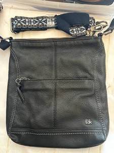 lot 16 image: New The Sak Womens Purse