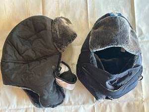 lot 19 image: 2 Winter Hats