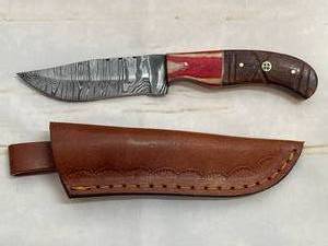 lot 31 image: Damascus Knife with Leather Sheath 8 Inch Long