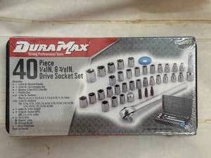lot 34 image: New 40pc 14 & 38 Drive Socket Set