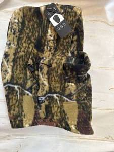 lot 40 image: New Winter Camo Face Mask
