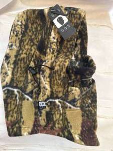 lot 41 image: New Winter Camo Face Mask