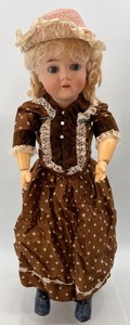 lot 8 image: Antique HEINRICH HANDWERCK - QUEEN LOUISE 6 - Bisque Doll with Composition Body - Germany