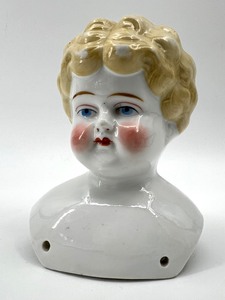 lot 192 image: Antique CHINA DOLL HEAD - Turned Head - Blonde - #7