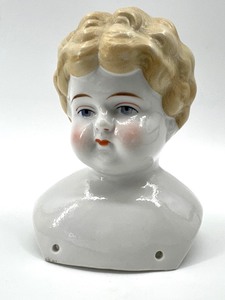 lot 193 image: Antique CHINA DOLL HEAD - Turned Head - Blonde - #8