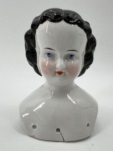 lot 76 image: Antique CHINA DOLL HEAD - Highbrow - #1