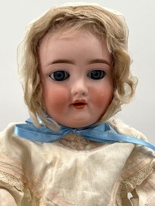 lot 54 image: Antique KLEY & HAHN Walkure Bisque Doll w Compo Body - 250