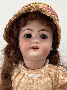 lot 55 image: Antique HANDWERCK Bisque German Doll -  109 -11