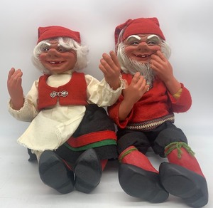 lot 50 image: Vintage pair of ARNE HASLE Dolls