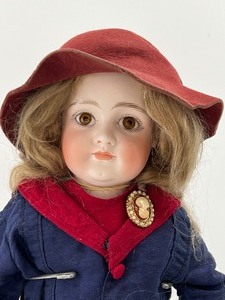 lot 89 image: Antique Bisque Doll - CM Perfect #8 - Germany