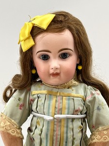 lot 175 image: Antique Bisque Doll - FRENCH - TETE JUMEAU S.G.D.G. Depose