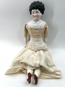 lot 196 image: Antique CHINA HEAD Doll - German - MARION