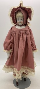 lot 293 image: Antique CHINA HEAD Doll - Agnes