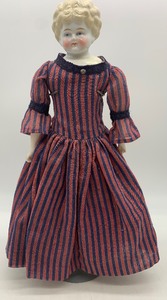 lot 294 image: 16 Antique CHINA Head Doll