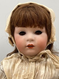 lot 305 image: Antique Bisque Doll - KAMMER AND REINHARDT - Germany