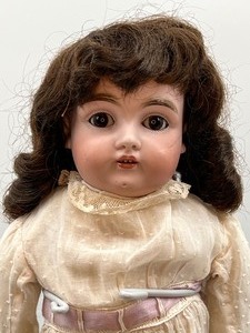 lot 324 image: Antique Bisque Doll - KESTNER - 154 - Brunette
