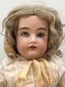 lot 330 image: Antique Bisque Doll - KESTNER - 154 - Blonde