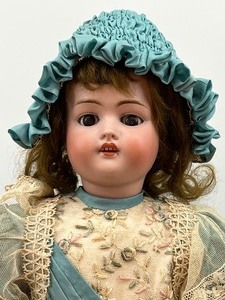 lot 333 image: Antique Bisque Doll - KESTNER - 168