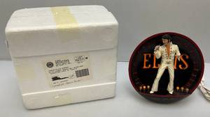 1996 Bradex Elvis In The Spotlight Madison Square Garden Plate No. A1654  Light Up (VERY COOL) Black Multi-Colored