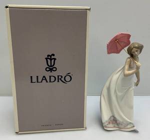 (RETIRED) LLADRO 7636 Afternoon Promenade Figurine 1995 Mint In Original Box