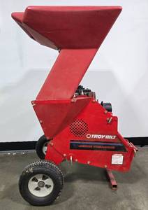 lot 5 image: Troy-Bilt Junior Tomahawk 2-in-1 ChipperShredder