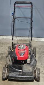 lot 104 image: Craftsman 22 Push Mower with Briggs & Stratton Engine