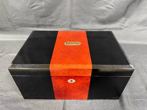 lot 207 image: World Poker Tour Poker Set in Elegant Black and Red Case