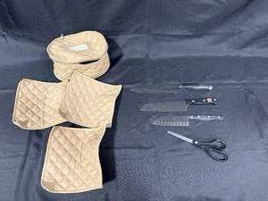 lot 297 image: Set of 4 Professional Kitchen Knives with Potholders and Storage