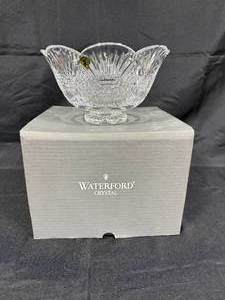 lot 198 image: Waterford Crystal Aran Isles 10 Bowl Made in Ireland