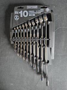 lot 45 image: Craftsman 10-Piece 6 Point Combination SAE Wrench Set