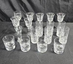 lot 168 image: Collection of Assorted Crystal Glasses and Tumblers