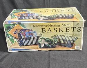 lot 171 image: Set of 3 Decorative Nesting Metal Baskets