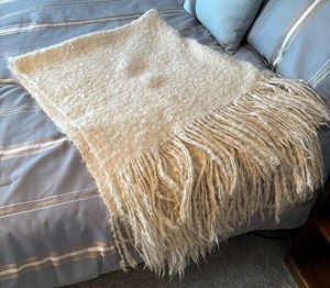 lot 77 image: Plush Throw Blanket