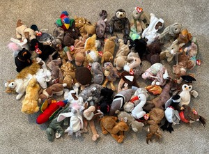 lot 100 image: Beanie Babies including Jabber the Parrot, Rufus the Dog, Stretch the Ostrich and More