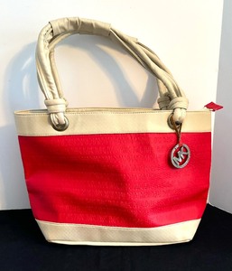 lot 114 image: Michael Kors Tote