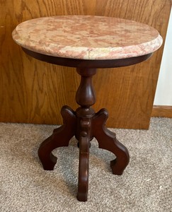 lot 116 image: Petite Vintage Marble Top Accent Table