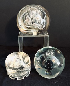 lot 118 image: Three Art Glass Paperweights including Controlled Bubble Glass Paperweights