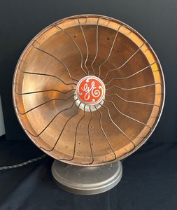 lot 131 image: Vintage GE Heater