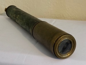 lot 99 image: Vintage Telescope