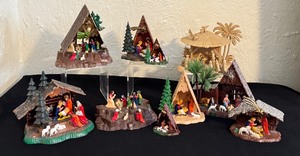 lot 92 image: Variety of Vintage Nativity Scenes